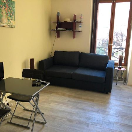 23 Rue De La Chapelle Lägenhet Paris Exteriör bild