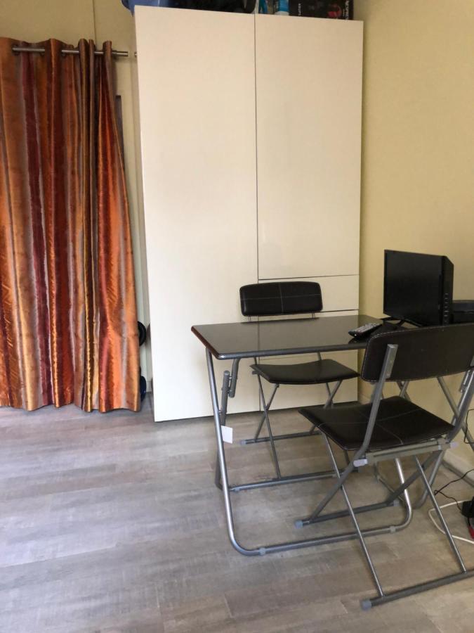 23 Rue De La Chapelle Lägenhet Paris Exteriör bild