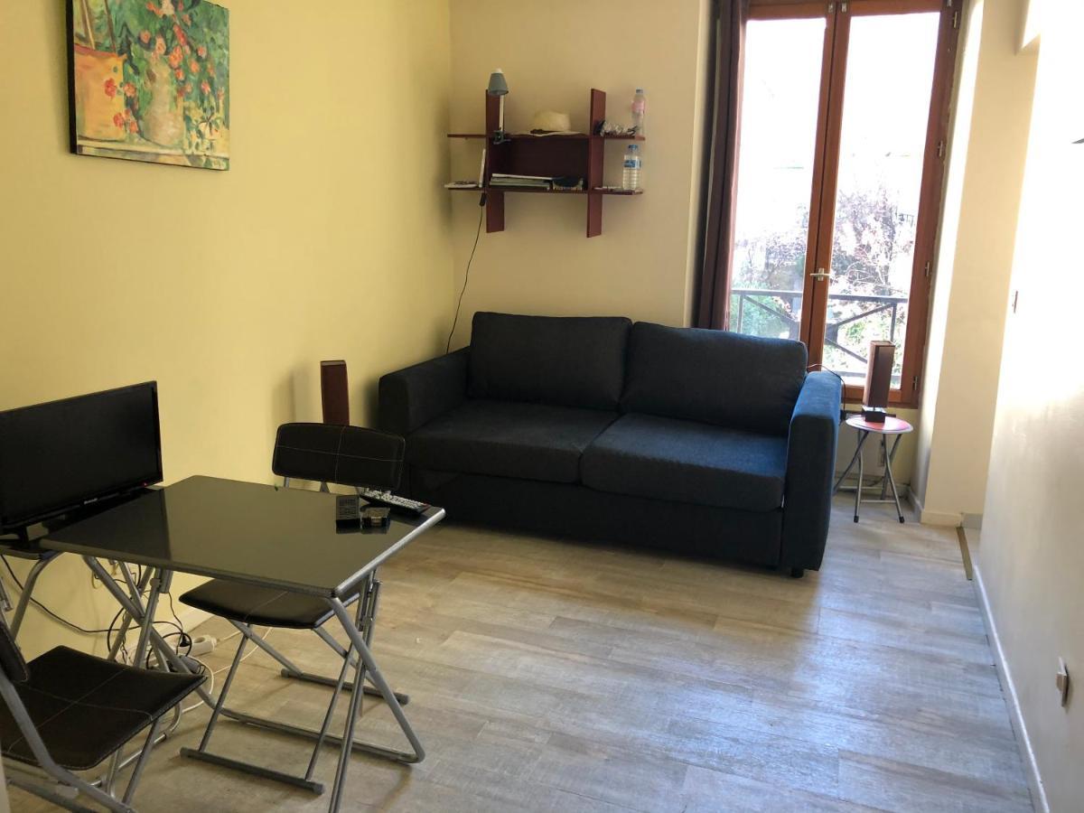 23 Rue De La Chapelle Lägenhet Paris Exteriör bild