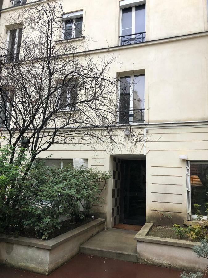 23 Rue De La Chapelle Lägenhet Paris Exteriör bild